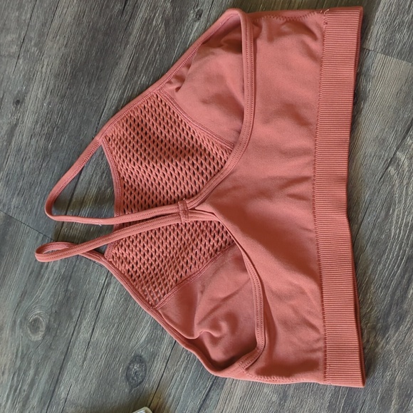 Victoria Sport bralette bundle - Picture 3 of 8
